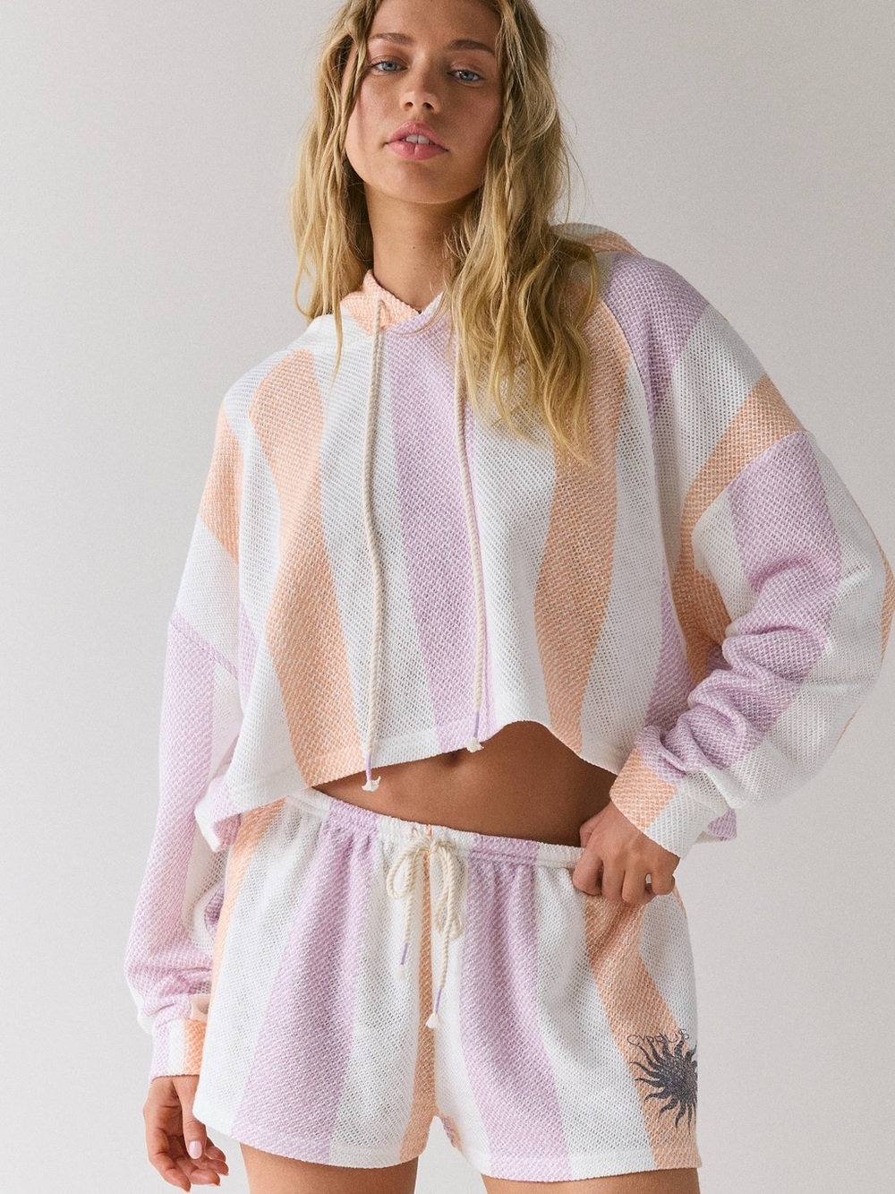 Out From Under High Tide Oversized Crop Hoodie Sweatshirt size Medium - Picture 2 of 6